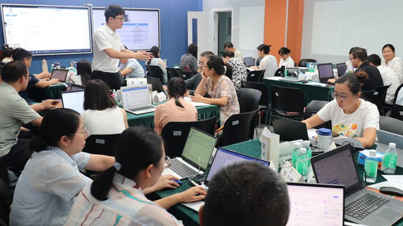 考叉车证哪个学校正规